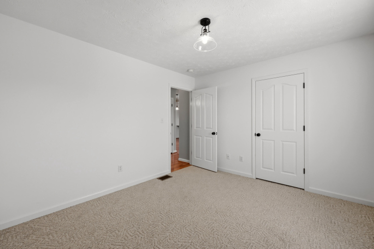Listing Image 26
