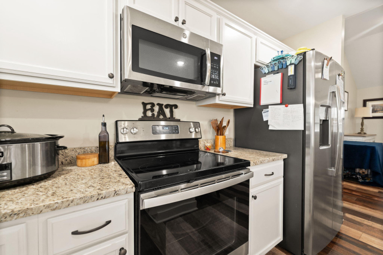 Listing Image 15
