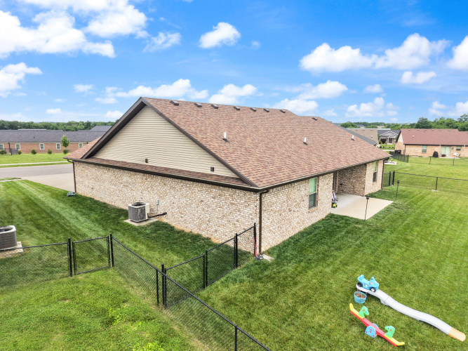 Listing Image 76