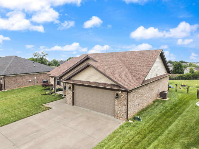 Listing Image 79