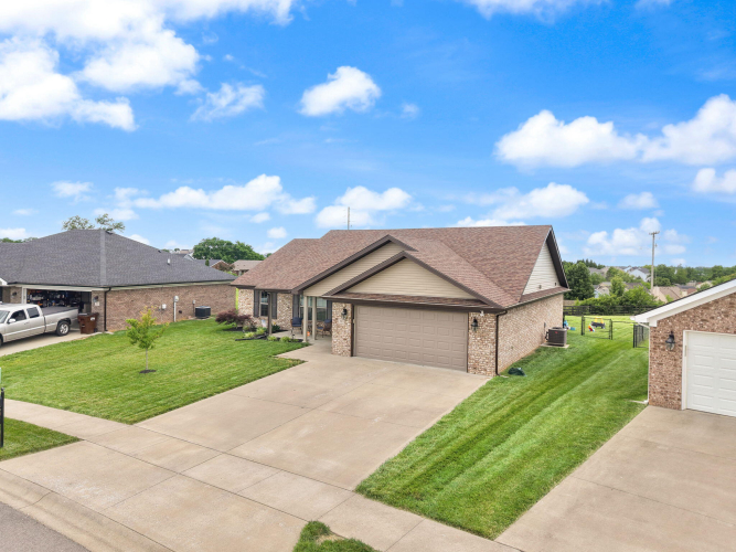 Listing Image 80