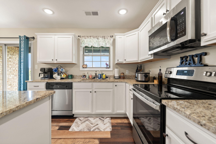 Listing Image 10