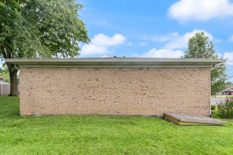 Listing Image 71