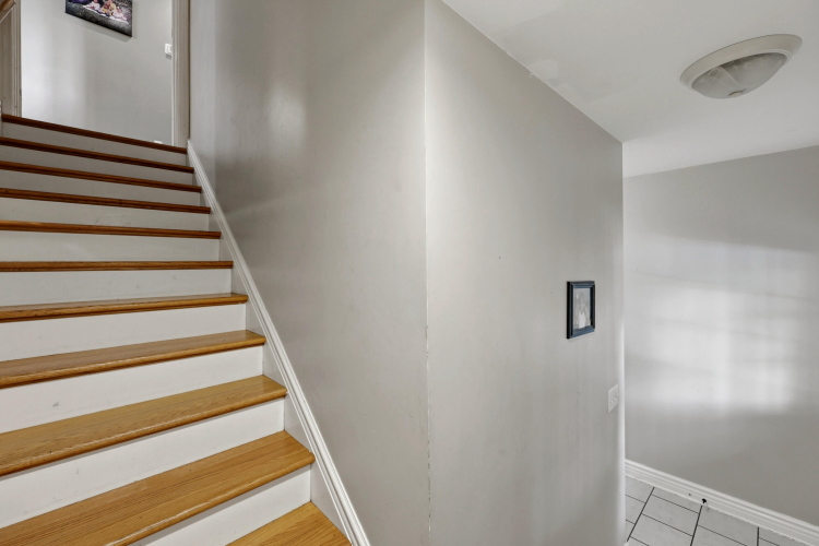 Listing Image 30