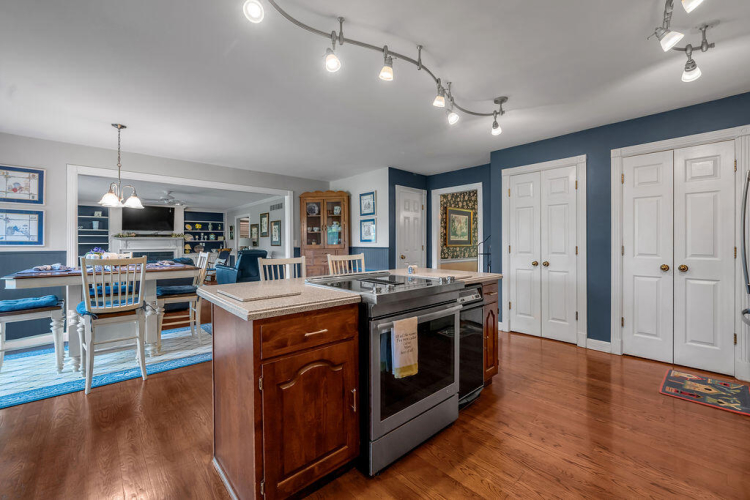 Listing Image 13