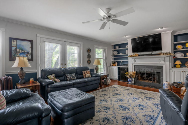 Listing Image 17