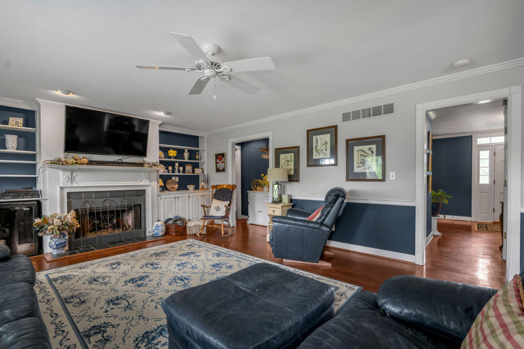 Listing Image 19