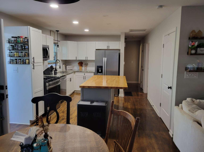 Listing Image 6