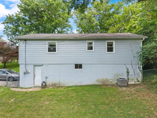 Listing Image 25
