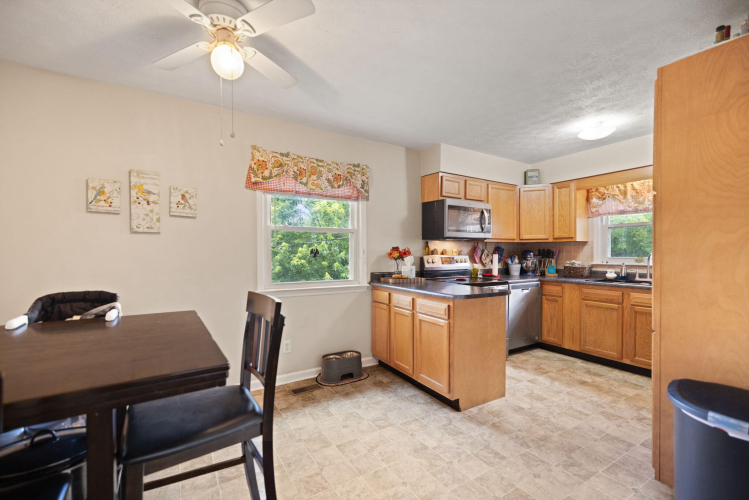 Listing Image 9
