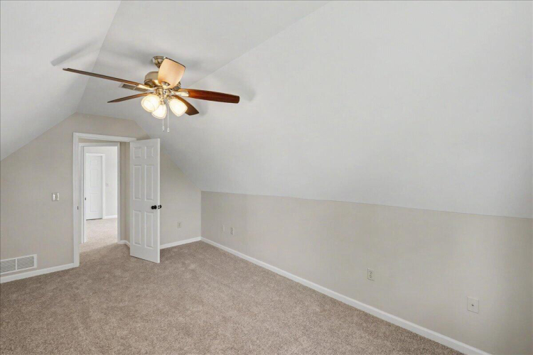 Listing Image 28