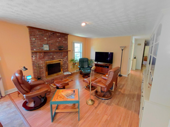 Listing Image 14