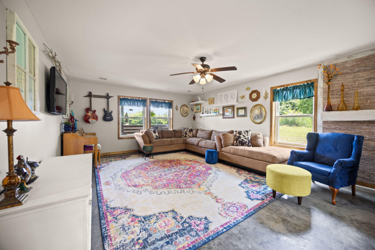 Listing Image 18