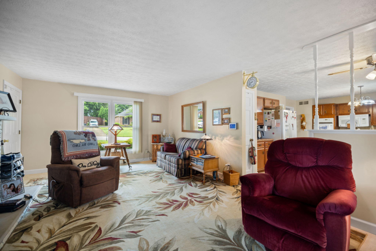 Listing Image 17