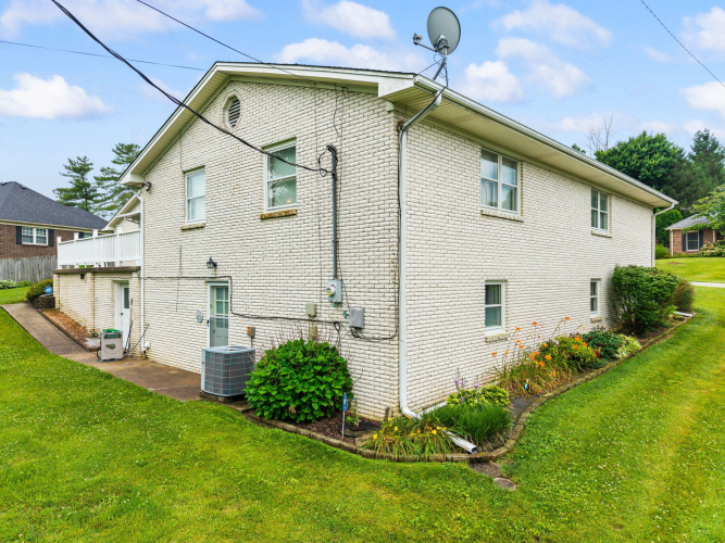 Listing Image 52