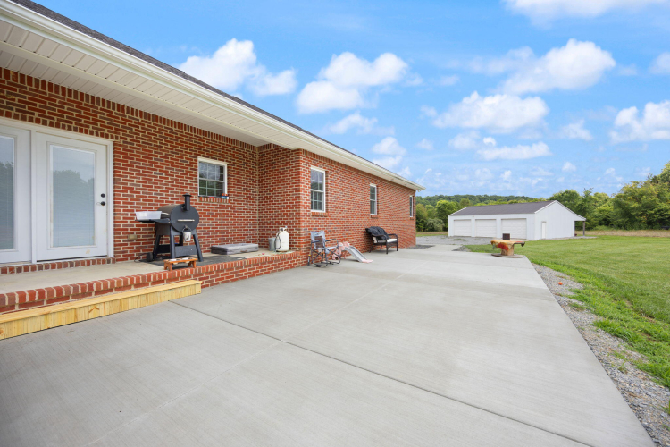 Listing Image 18