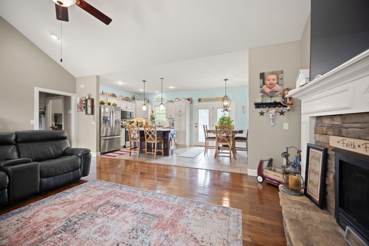 Listing Image 22