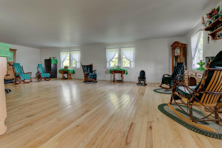 Listing Image 18