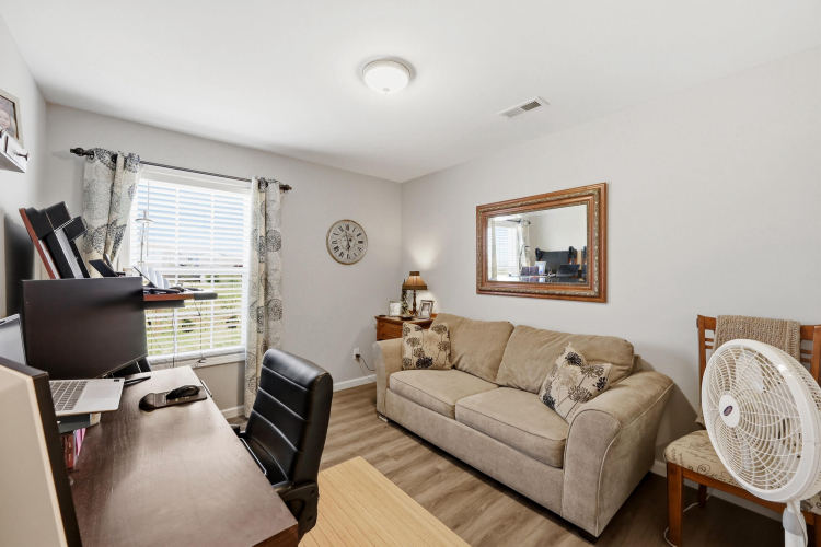 Listing Image 23