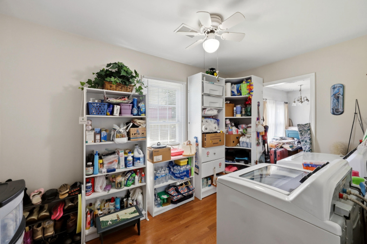 Listing Image 16