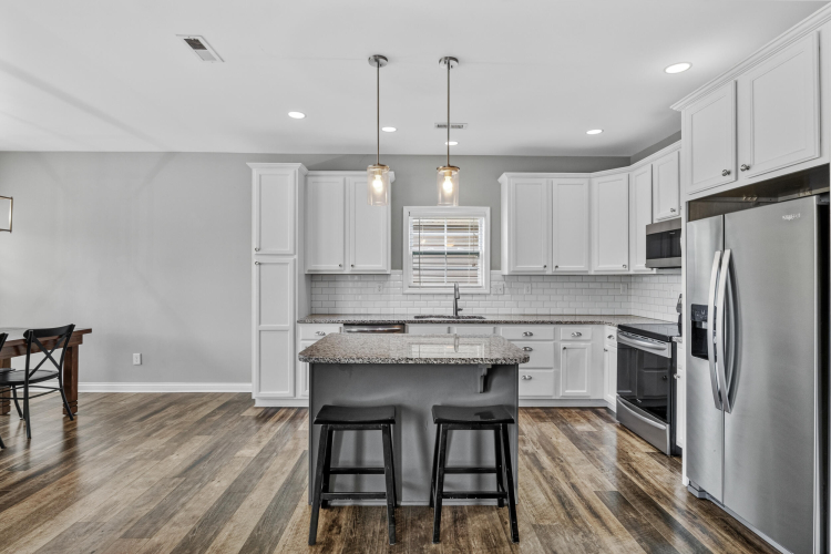 Listing Image 15