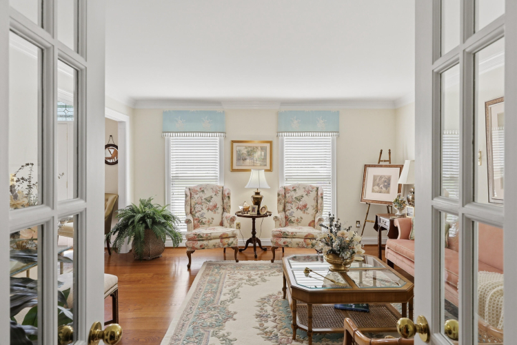 Listing Image 14