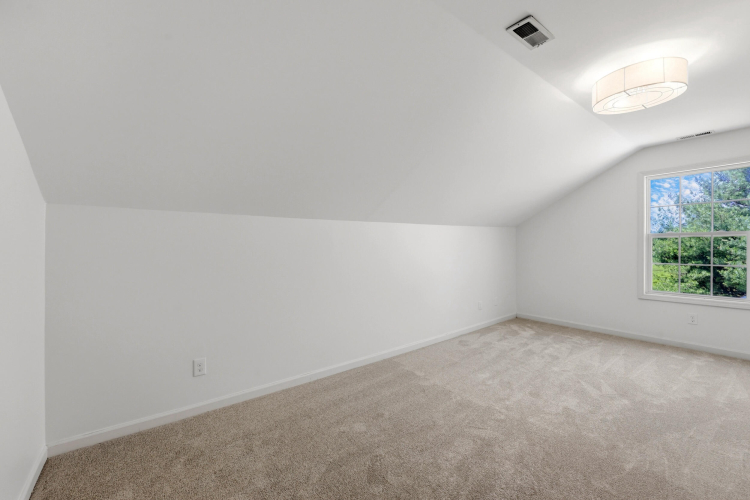 Listing Image 26