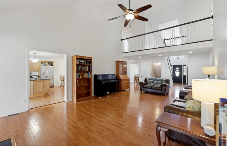 Listing Image 7