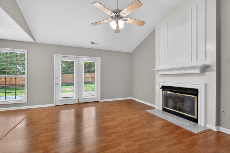 Listing Image 17