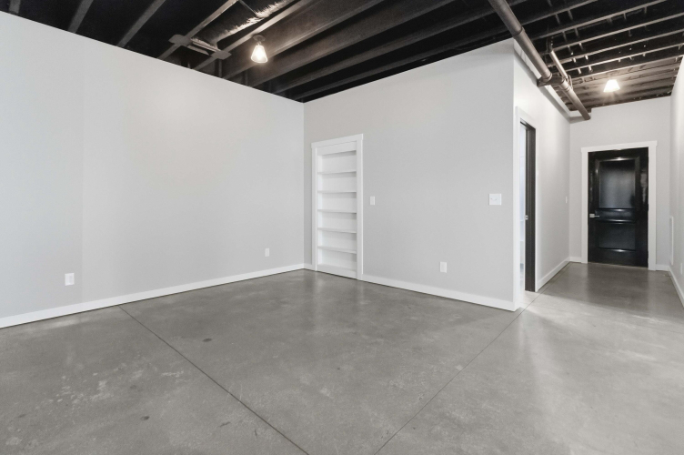 Listing Image 58