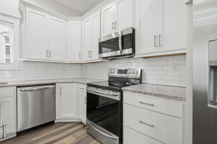 Listing Image 13