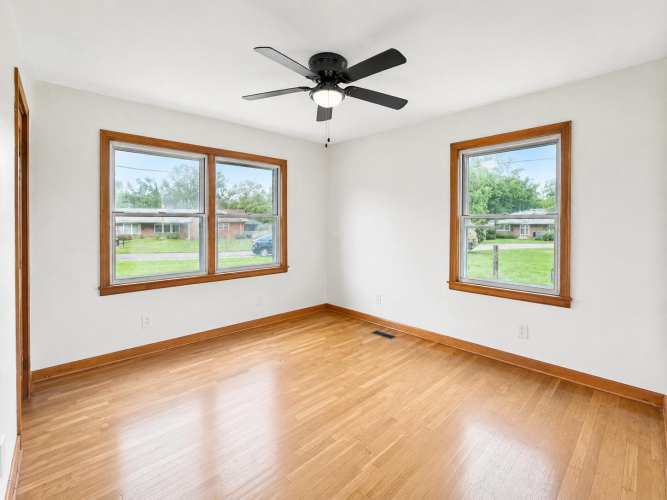 Listing Image 17