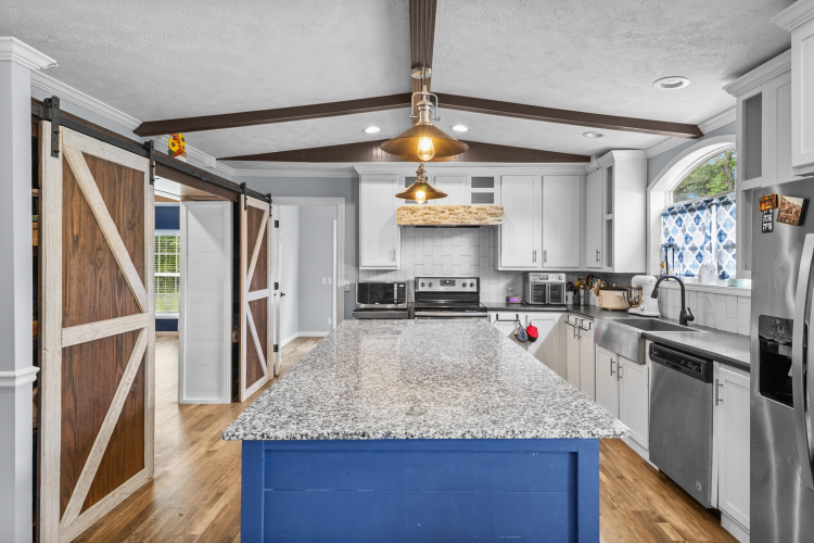 Listing Image 13