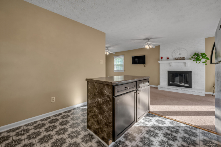 Listing Image 17