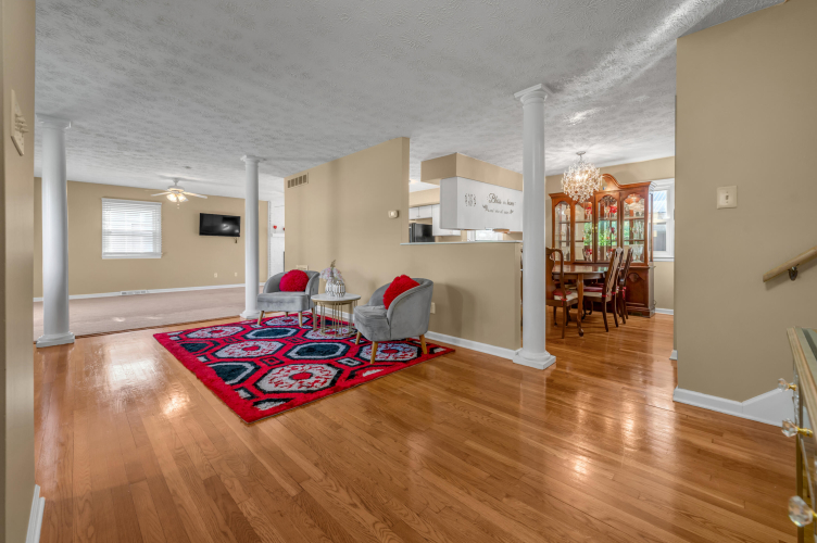 Listing Image 5