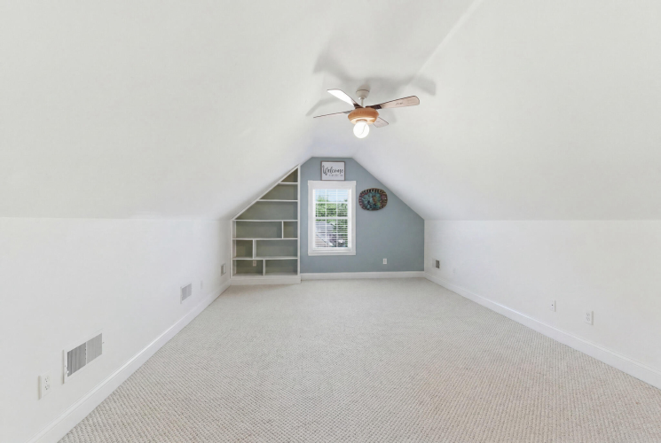 Listing Image 41