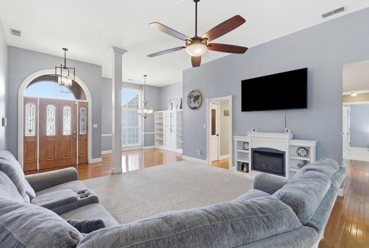 Listing Image 10