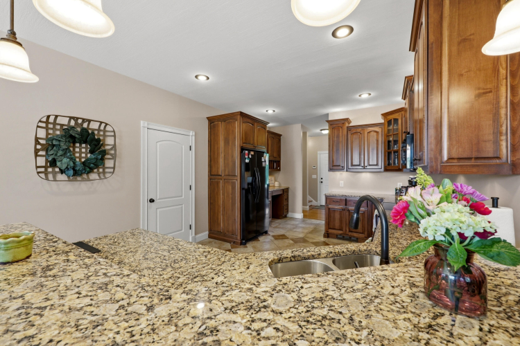 Listing Image 19