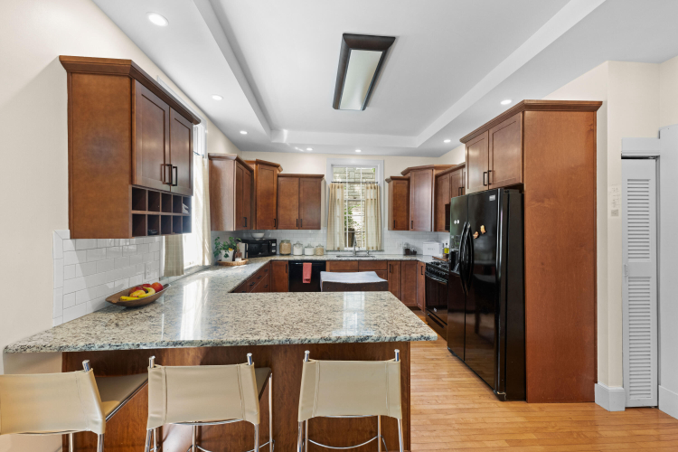 Listing Image 19