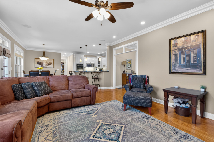 Listing Image 15