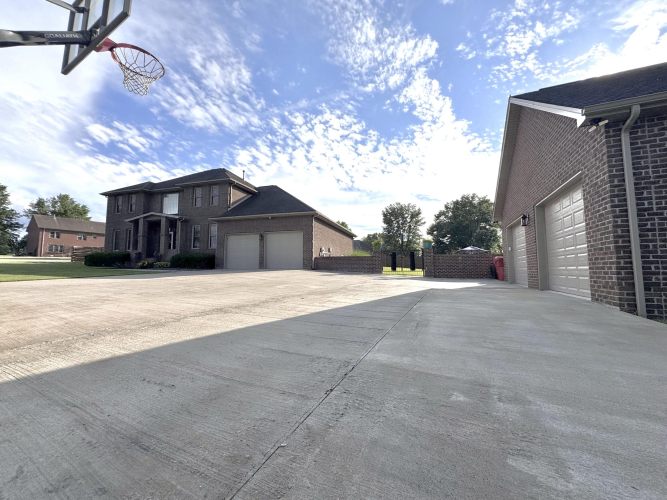 Listing Image 43