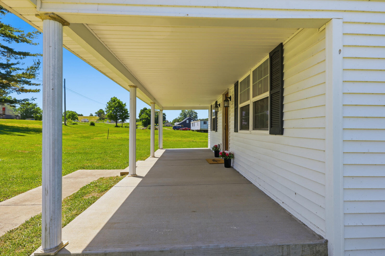 Listing Image 6