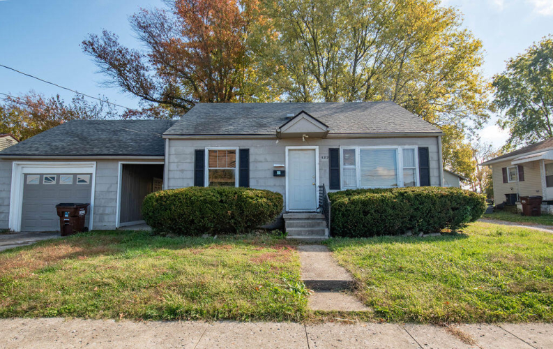 Listing Image 4