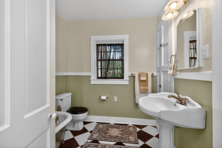Listing Image 19