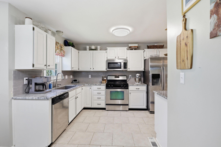 Listing Image 21