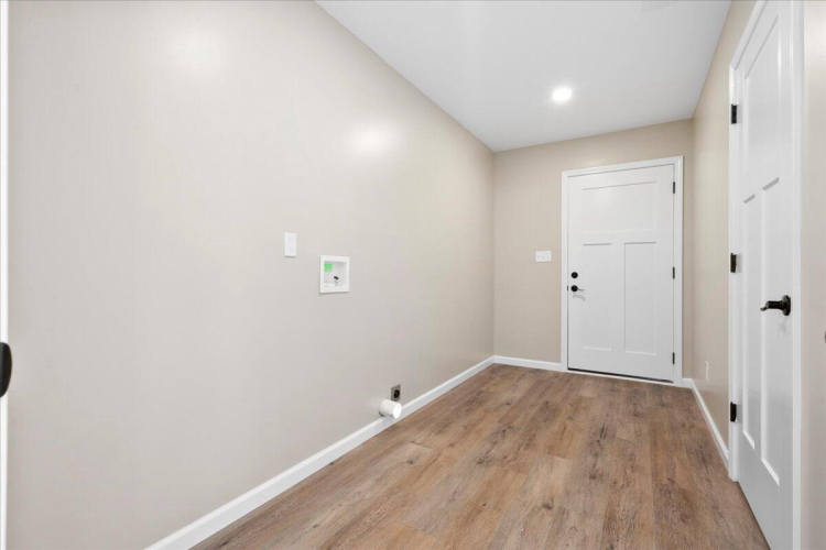 Listing Image 24
