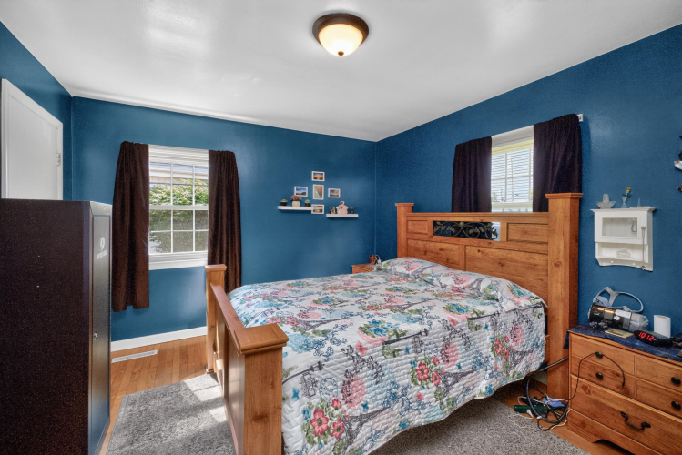 Listing Image 13