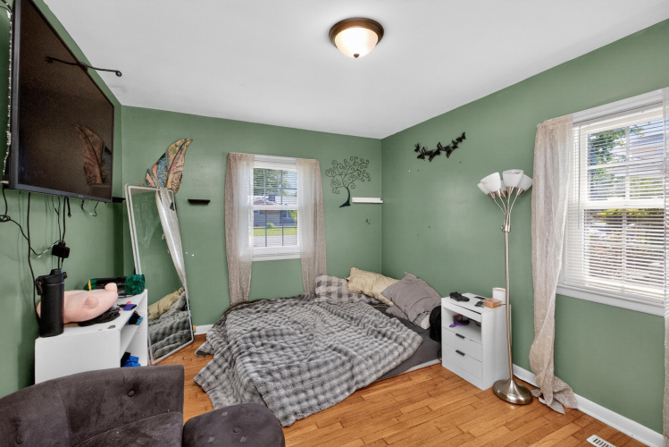 Listing Image 14