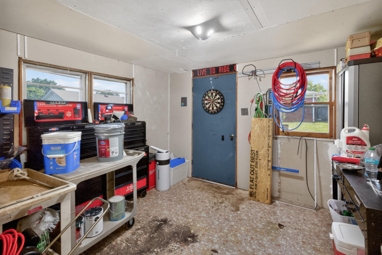 Listing Image 21
