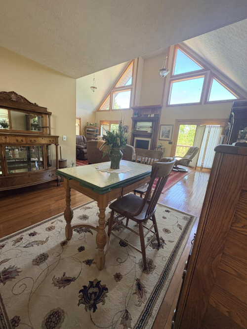 Listing Image 136